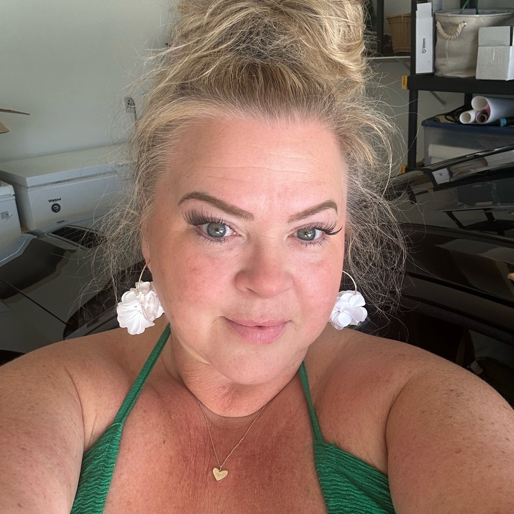 Meet your Posher, Posh